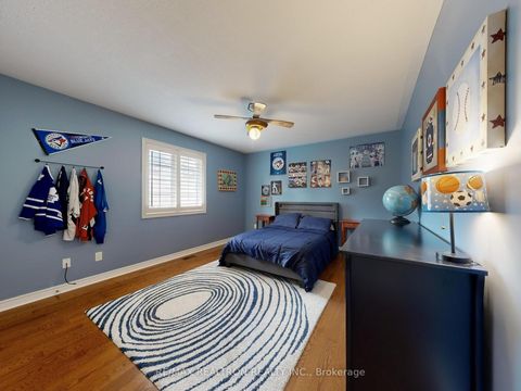 Photo 32 at 44 Rivermill Crescent, Patterson, Vaughan