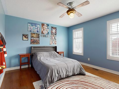 Photo 35 at 44 Rivermill Crescent, Patterson, Vaughan