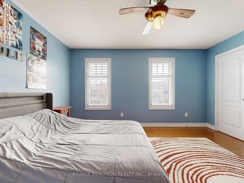 Photo 38 at 44 Rivermill Crescent, Patterson, Vaughan