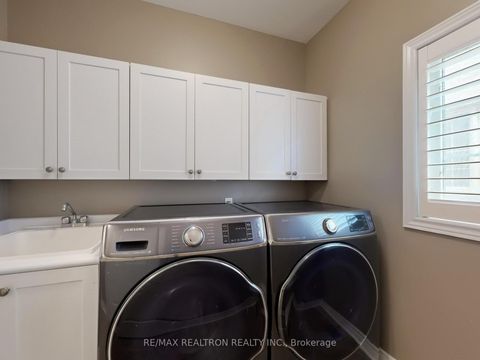 Photo 43 at 44 Rivermill Crescent, Patterson, Vaughan