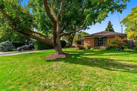 Photo 3 at 76 Princess Margaret Boulevard, Rosethorn, Toronto