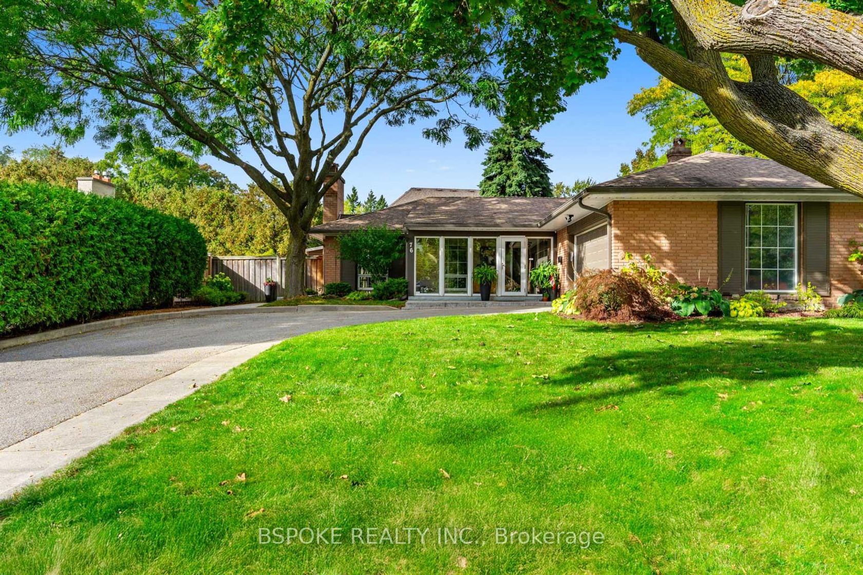 Photo 1 at 76 Princess Margaret Boulevard, Rosethorn, Toronto Photo 1 at 76 Princess Margaret Boulevard, Rosethorn, Toronto