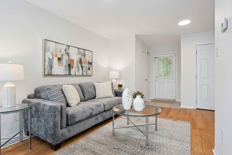 Photo 7 at 83 Pickett Crescent, Painswick North, Barrie