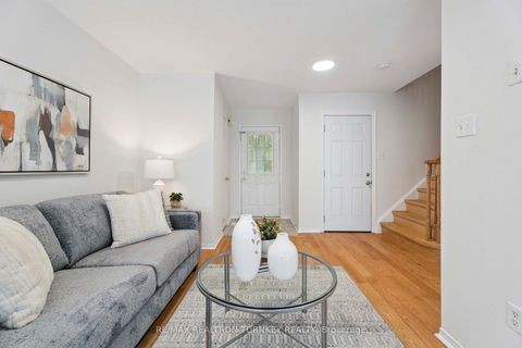 Photo 9 at 83 Pickett Crescent, Painswick North, Barrie