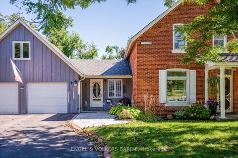 Photo 2 at 17 Frances Street N, Queen's Park, Barrie
