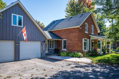 Photo 17 at 17 Frances Street N, Queen's Park, Barrie