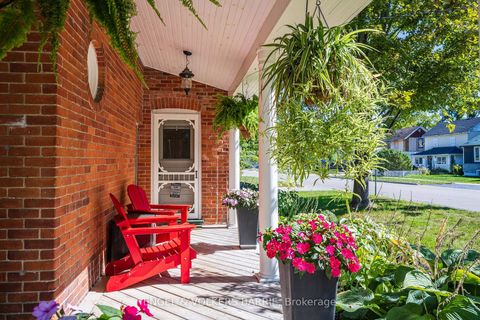 Photo 18 at 17 Frances Street N, Queen's Park, Barrie