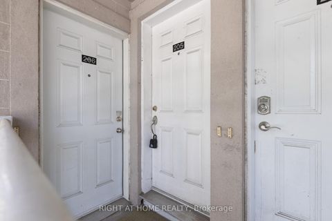 Photo 5 at 205 - 205 Wellesley Street E, South St. James Town, Toronto