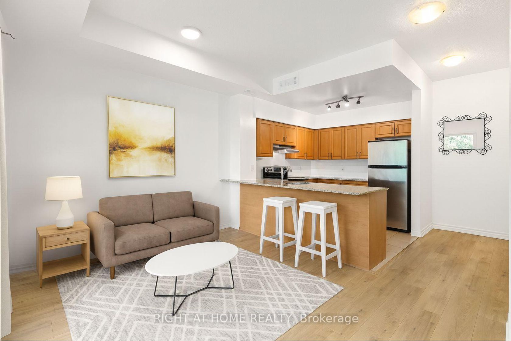 205 - 205 Wellesley Street E, South St. James Town, Toronto photo 7