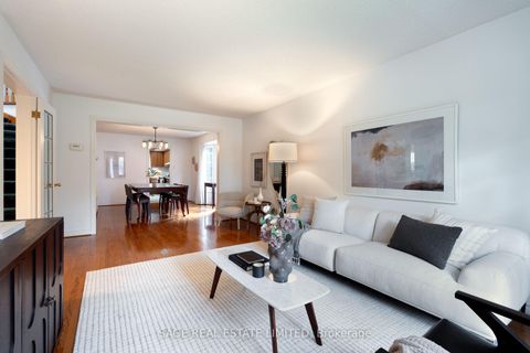 Photo 14 at 172 Burnhamthorpe Road, City Centre West, Toronto