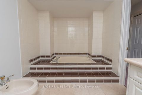 Photo 35 at 172 Burnhamthorpe Road, City Centre West, Toronto