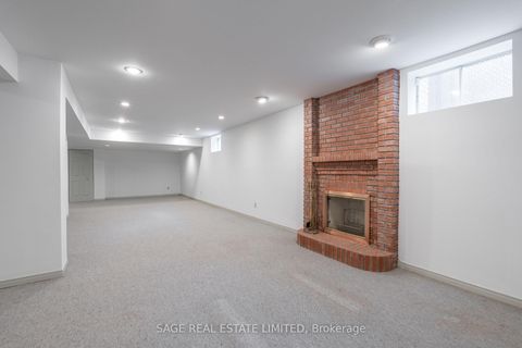 Photo 45 at 172 Burnhamthorpe Road, City Centre West, Toronto