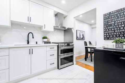 Photo 11 at 84 Lowry Square, Malvern, Toronto