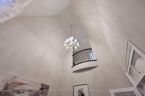 Photo 8 at 64 Heintzman Crescent, Patterson, Vaughan