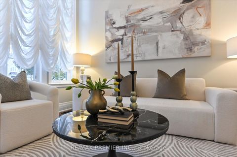 Photo 9 at 64 Heintzman Crescent, Patterson, Vaughan