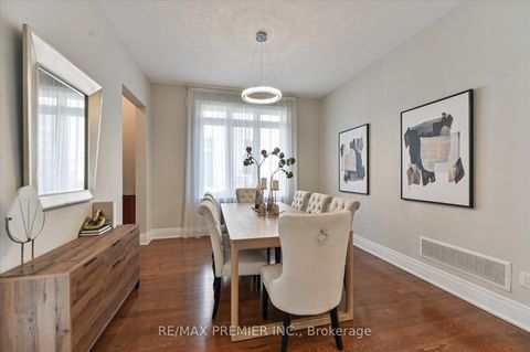 Photo 10 at 64 Heintzman Crescent, Patterson, Vaughan
