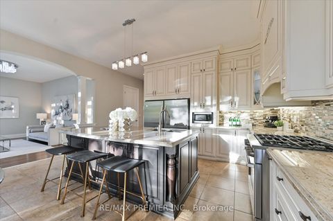 Photo 16 at 64 Heintzman Crescent, Patterson, Vaughan