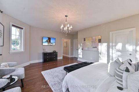 Photo 28 at 64 Heintzman Crescent, Patterson, Vaughan