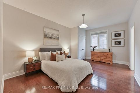 Photo 34 at 64 Heintzman Crescent, Patterson, Vaughan