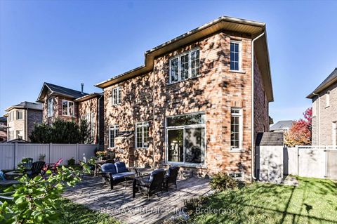 Photo 37 at 64 Heintzman Crescent, Patterson, Vaughan