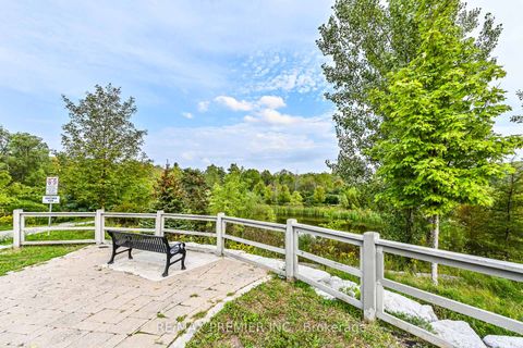 Photo 39 at 64 Heintzman Crescent, Patterson, Vaughan