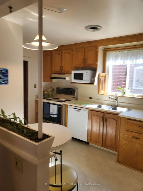 Photo 4 at 82 Cedarcrest Boulevard, Parkview, Toronto