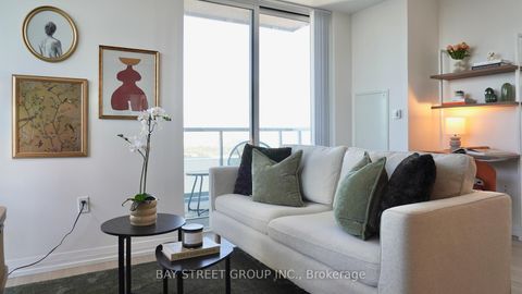 Photo 10 at 3219 - 50 Dunfield Avenue, Mount Pleasant West, Toronto