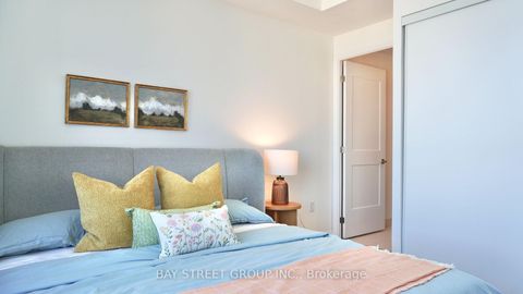 Photo 14 at 3219 - 50 Dunfield Avenue, Mount Pleasant West, Toronto