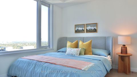 Photo 15 at 3219 - 50 Dunfield Avenue, Mount Pleasant West, Toronto