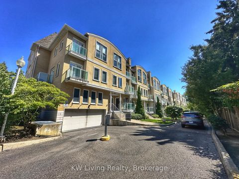 Photo 2 at 15 - 70 Byng Avenue, Willowdale East, Toronto