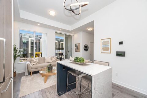 Photo 4 at TH 132 - 3020 Trailside Drive, GO Glenorchy, Oakville