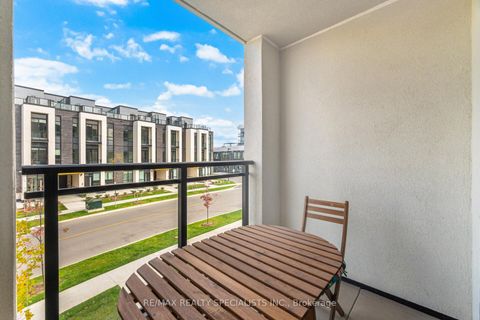 Photo 7 at TH 132 - 3020 Trailside Drive, GO Glenorchy, Oakville