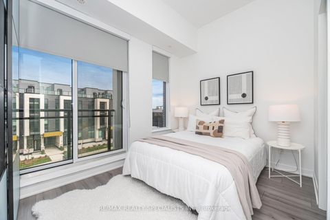 Photo 9 at TH 132 - 3020 Trailside Drive, GO Glenorchy, Oakville