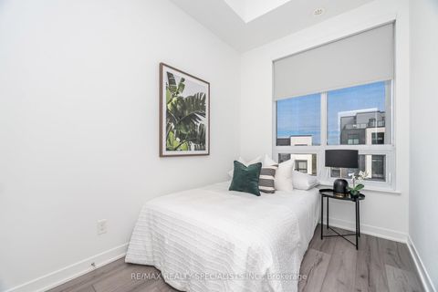 Photo 12 at TH 132 - 3020 Trailside Drive, GO Glenorchy, Oakville