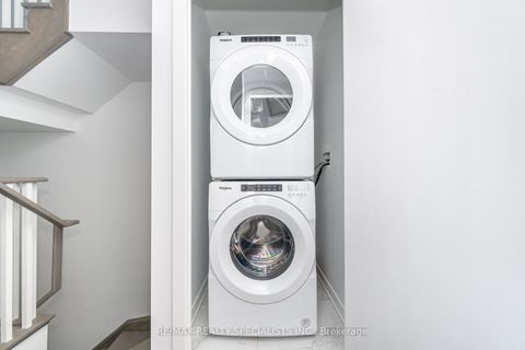 Photo 14 at TH 132 - 3020 Trailside Drive, GO Glenorchy, Oakville