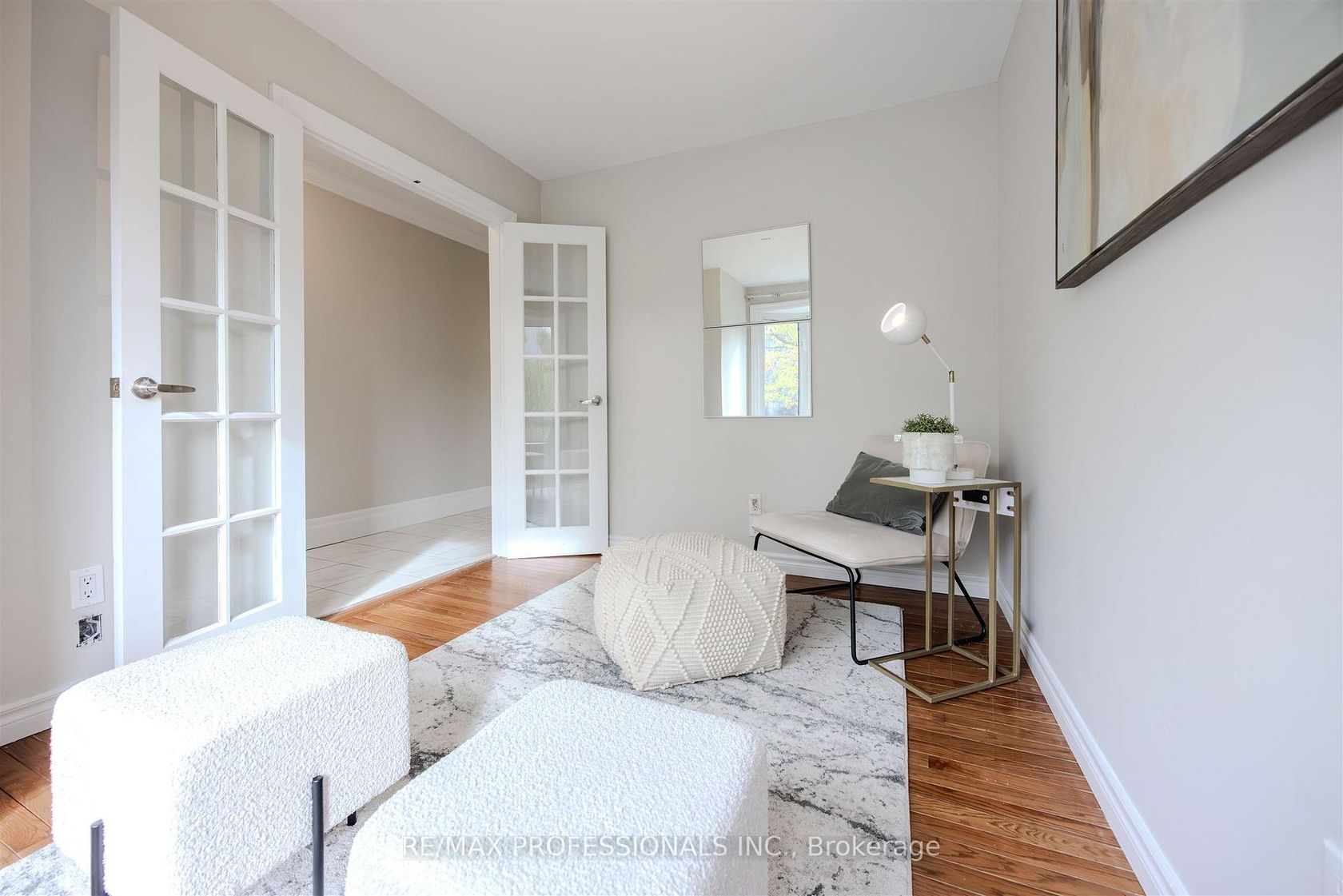 Photo 5 at 81 Millborough Crescent, West Deane, Toronto Photo 5 at 81 Millborough Crescent, West Deane, Toronto