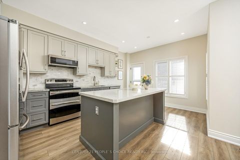 Photo 13 at 170 Roxton Road, RO River Oaks, Oakville