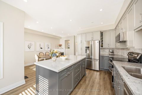 Photo 15 at 170 Roxton Road, RO River Oaks, Oakville