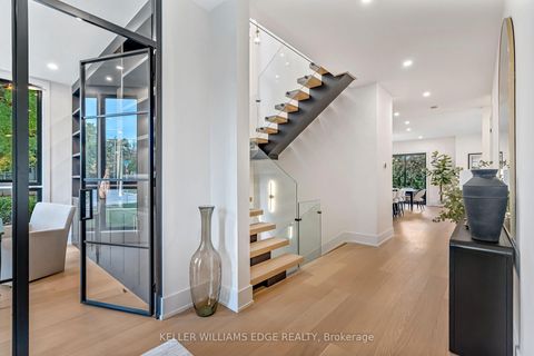 Photo 4 at 144 Mansfield Drive, CP College Park, Oakville