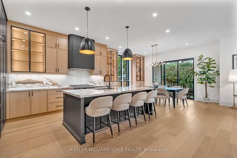 Photo 10 at 144 Mansfield Drive, CP College Park, Oakville