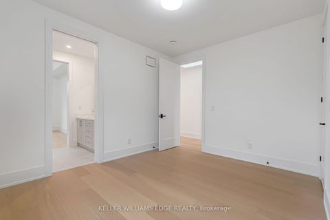 Photo 22 at 144 Mansfield Drive, CP College Park, Oakville