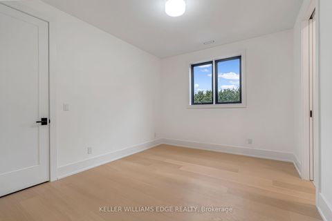 Photo 23 at 144 Mansfield Drive, CP College Park, Oakville