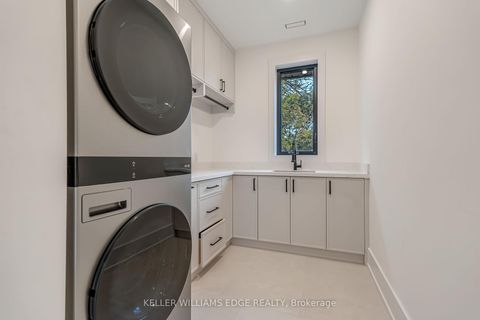 Photo 24 at 144 Mansfield Drive, CP College Park, Oakville