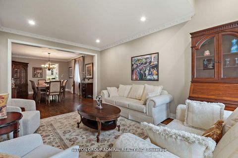 Photo 5 at 19 Langtry Place, Uplands, Vaughan