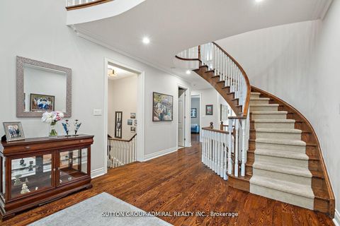 Photo 7 at 19 Langtry Place, Uplands, Vaughan