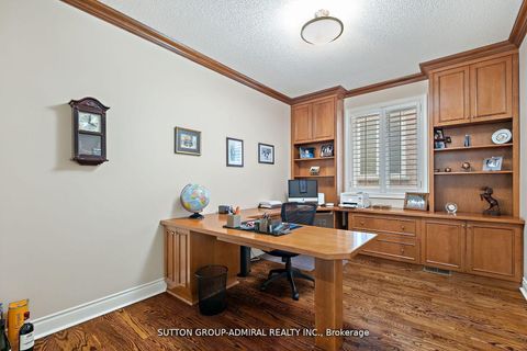 Photo 10 at 19 Langtry Place, Uplands, Vaughan