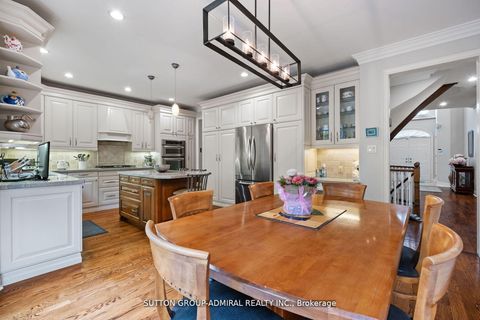 Photo 11 at 19 Langtry Place, Uplands, Vaughan