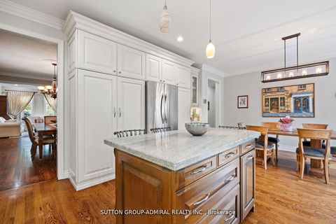 Photo 14 at 19 Langtry Place, Uplands, Vaughan