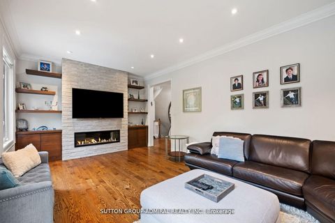 Photo 16 at 19 Langtry Place, Uplands, Vaughan