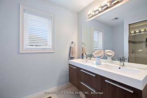 Photo 21 at 19 Langtry Place, Uplands, Vaughan